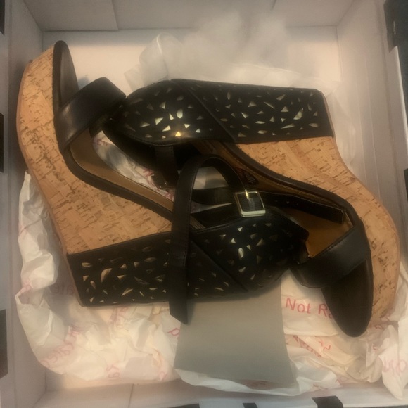 Sparkle wedge sandals NIB - Picture 2 of 3